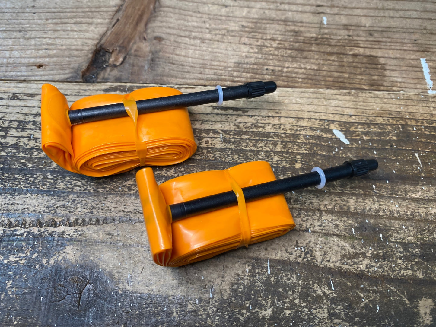 JB426 TNI LIGHT35チューブ 700x18/32C バルブ長85mm セット