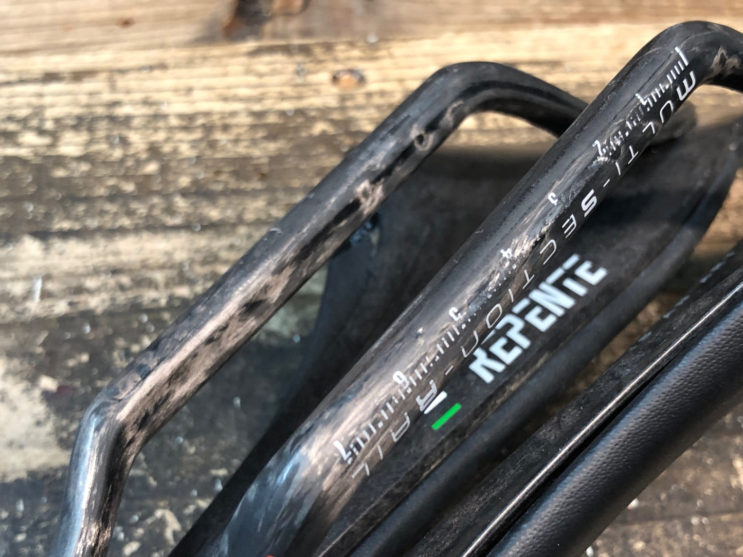 IX425 レペンテ REPENTE アルタックス ARTAX GL サドル カーボンレール 黒