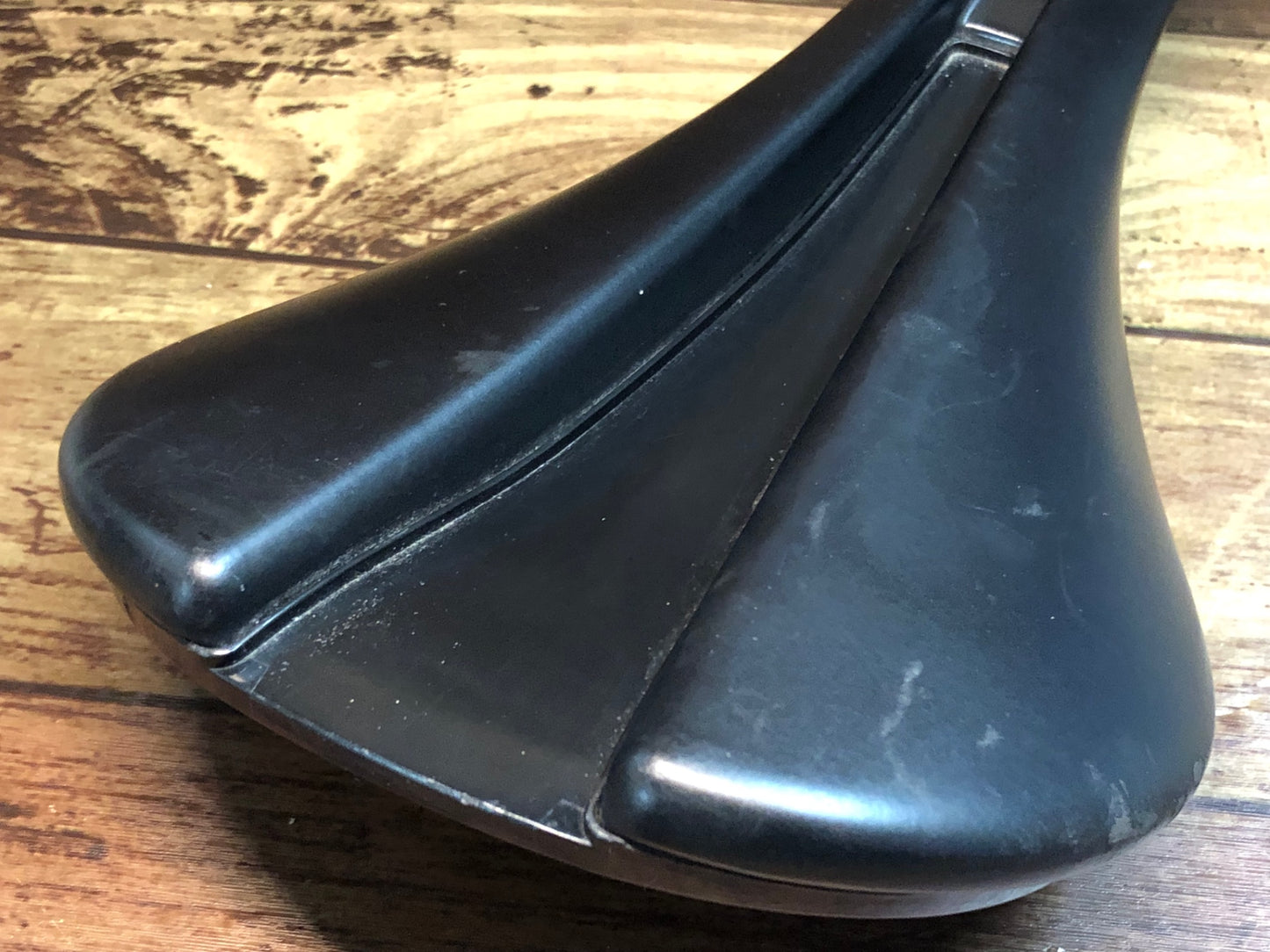 IM963 ファブリック fabric ラインスポーツシャロー LINE SPORTS SHALLOW サドル 黒 スチールレール