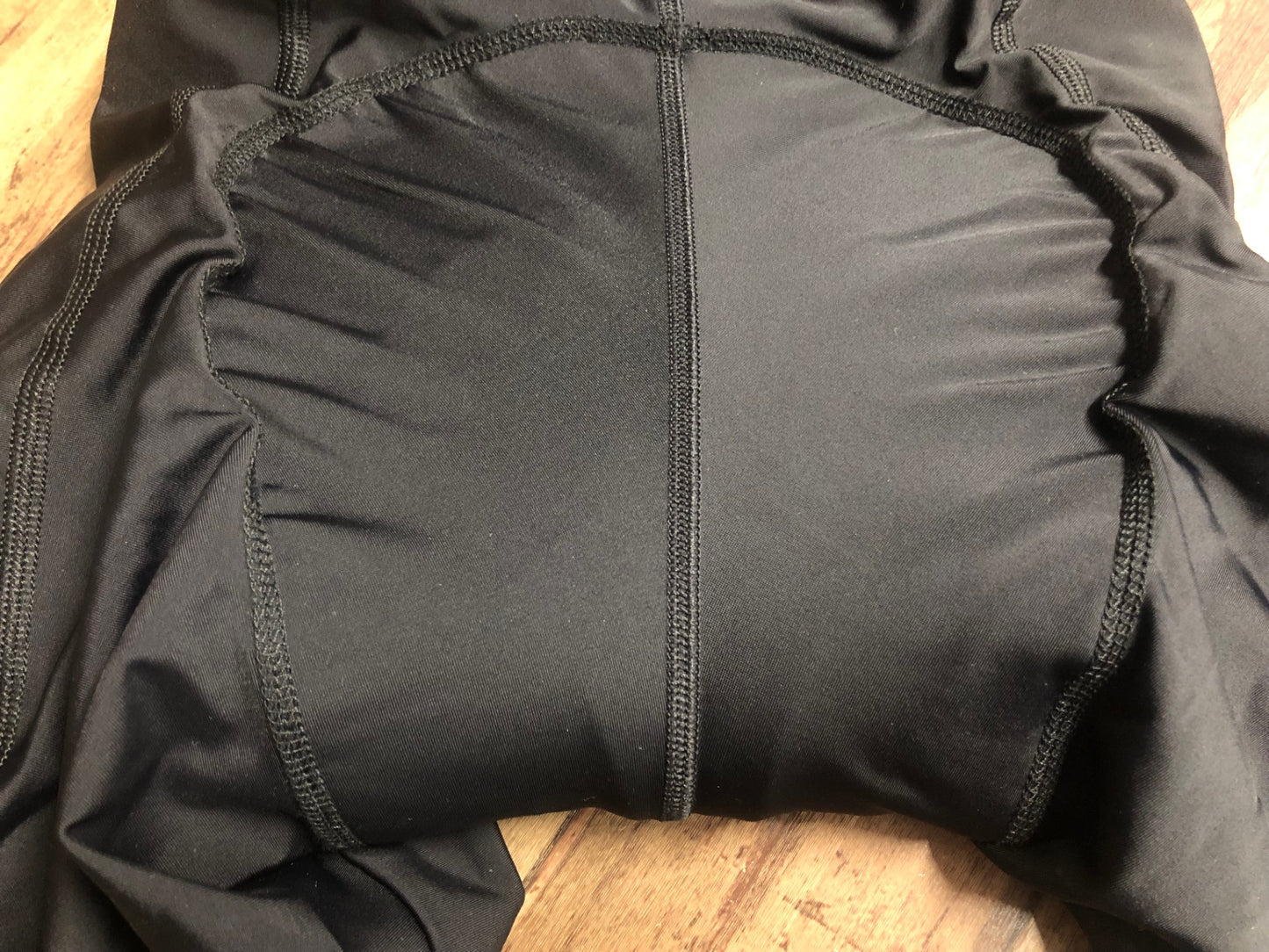 IO343 TICCC ビブショーツ 黒 S