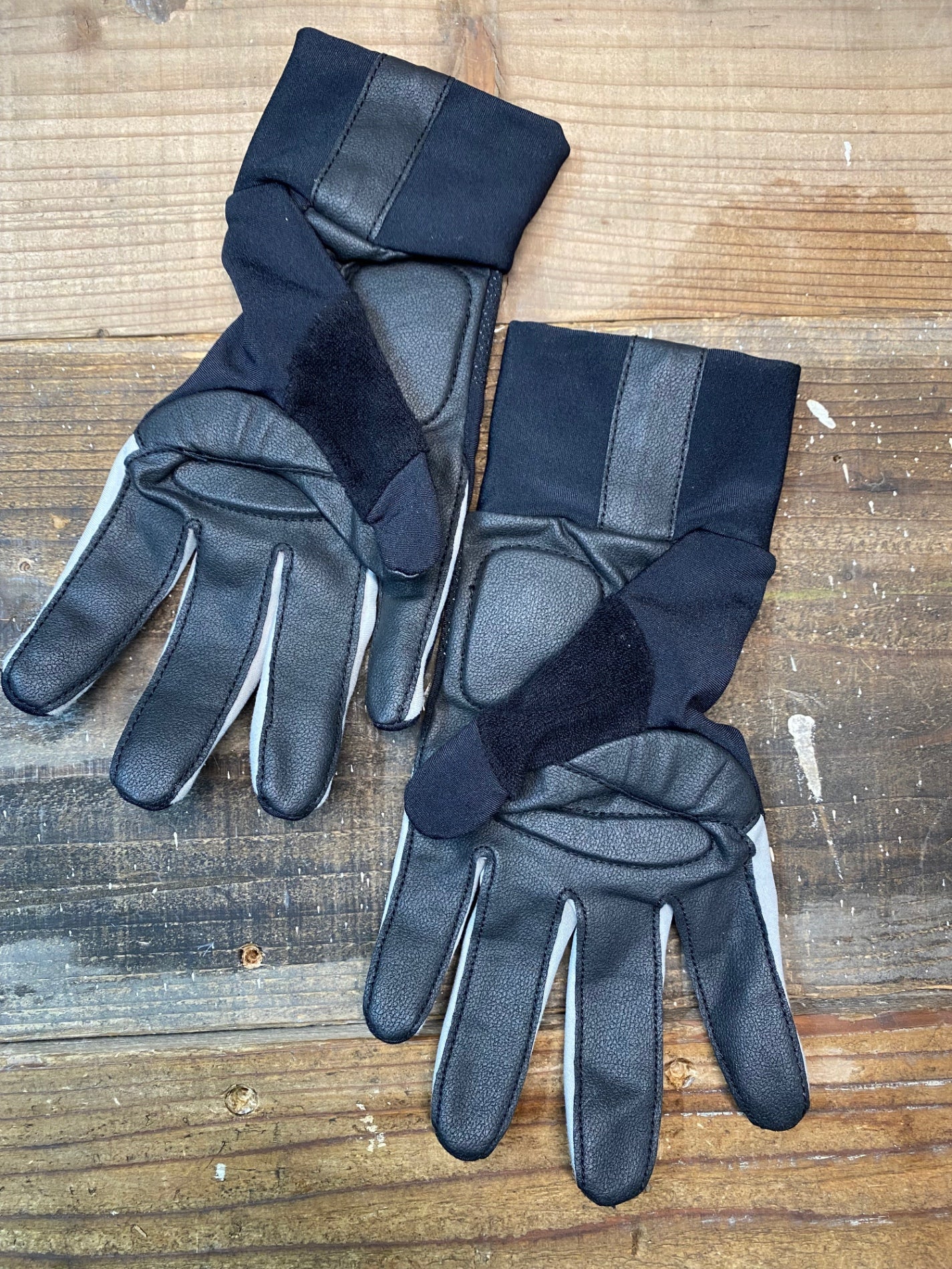 IP118 モンベル mont-bell 長指 グローブ 黒 グレー M 裏起毛 薄手