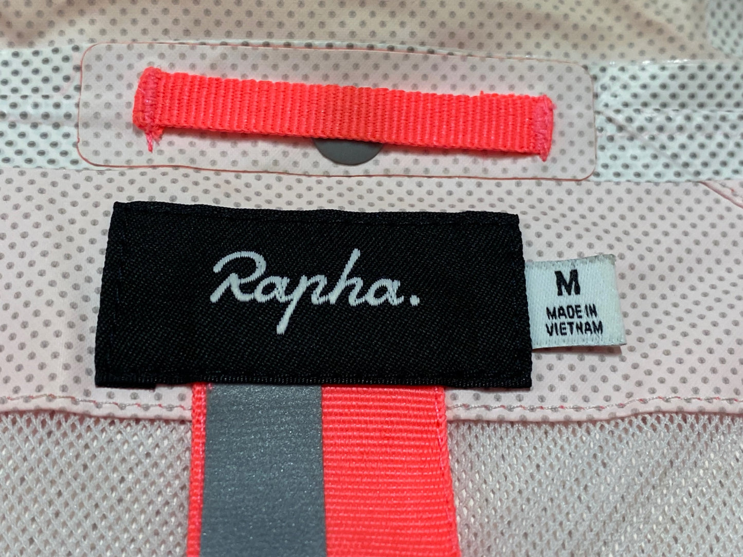 JB828 ラファ Rapha HOODED COMMUTER JACKET 長袖 レインジャケット ピンク M 首元黄ばみ 一部汚れ