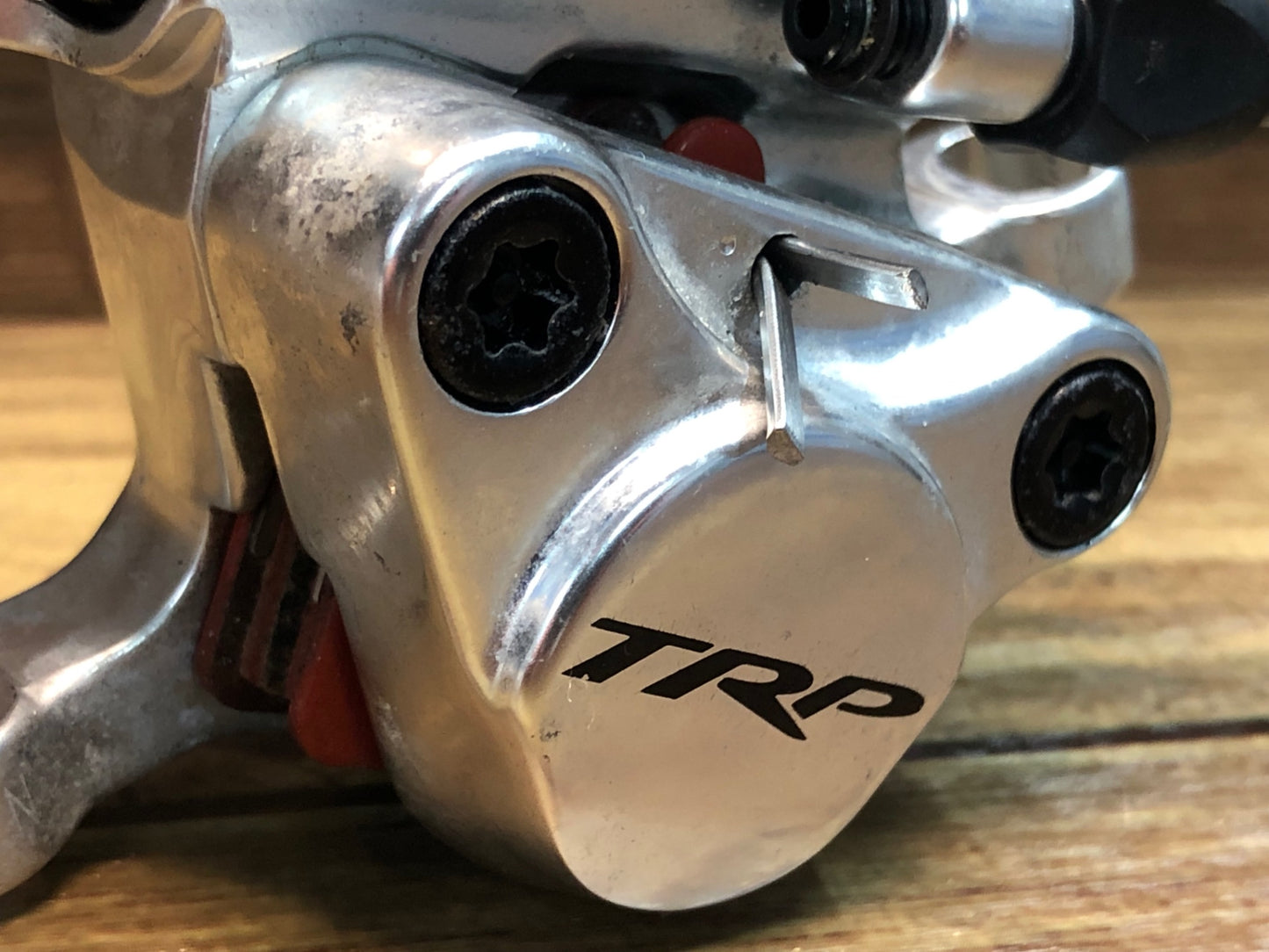 IM384 TRP HY/RD ディスク ブレーキキャリパー