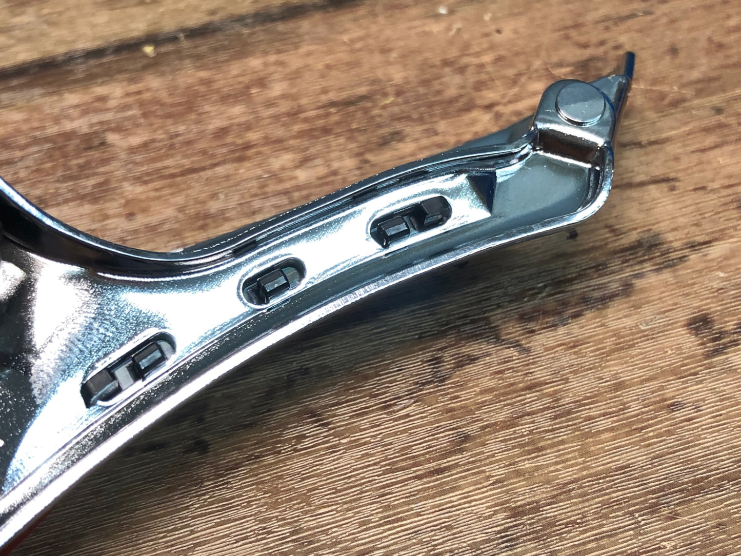 IR378 シマノ SHIMANO 105 FD-R7000 フロントディレイラー バンド式 黒 Φ31.8