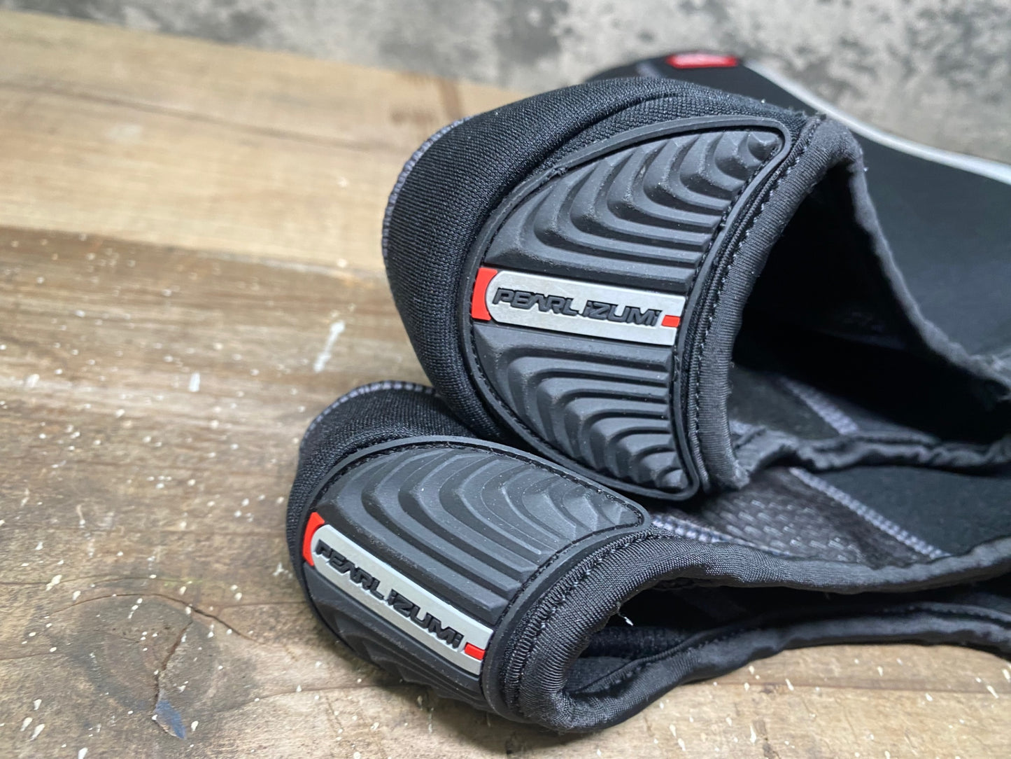 IO862 パールイズミ PEARL iZUMi シューズカバー 黒 L 裏起毛 WINDBREAK