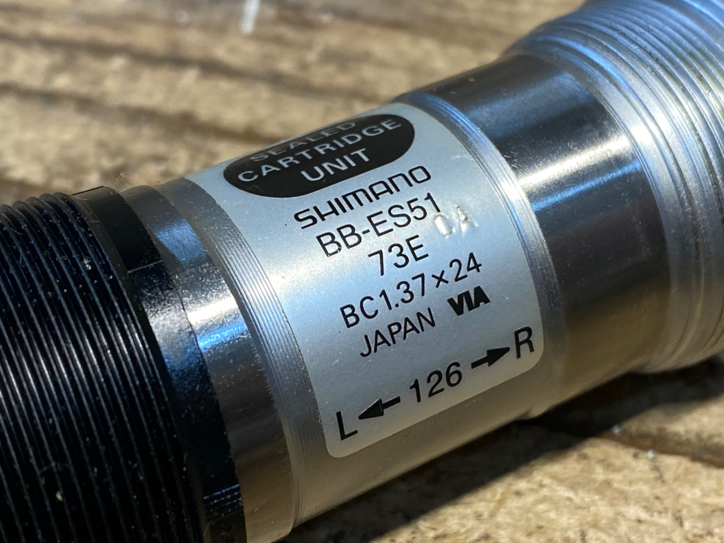 IS196 シマノ SHIMANO BB-ES30 ボトムブラケット オクタリンク