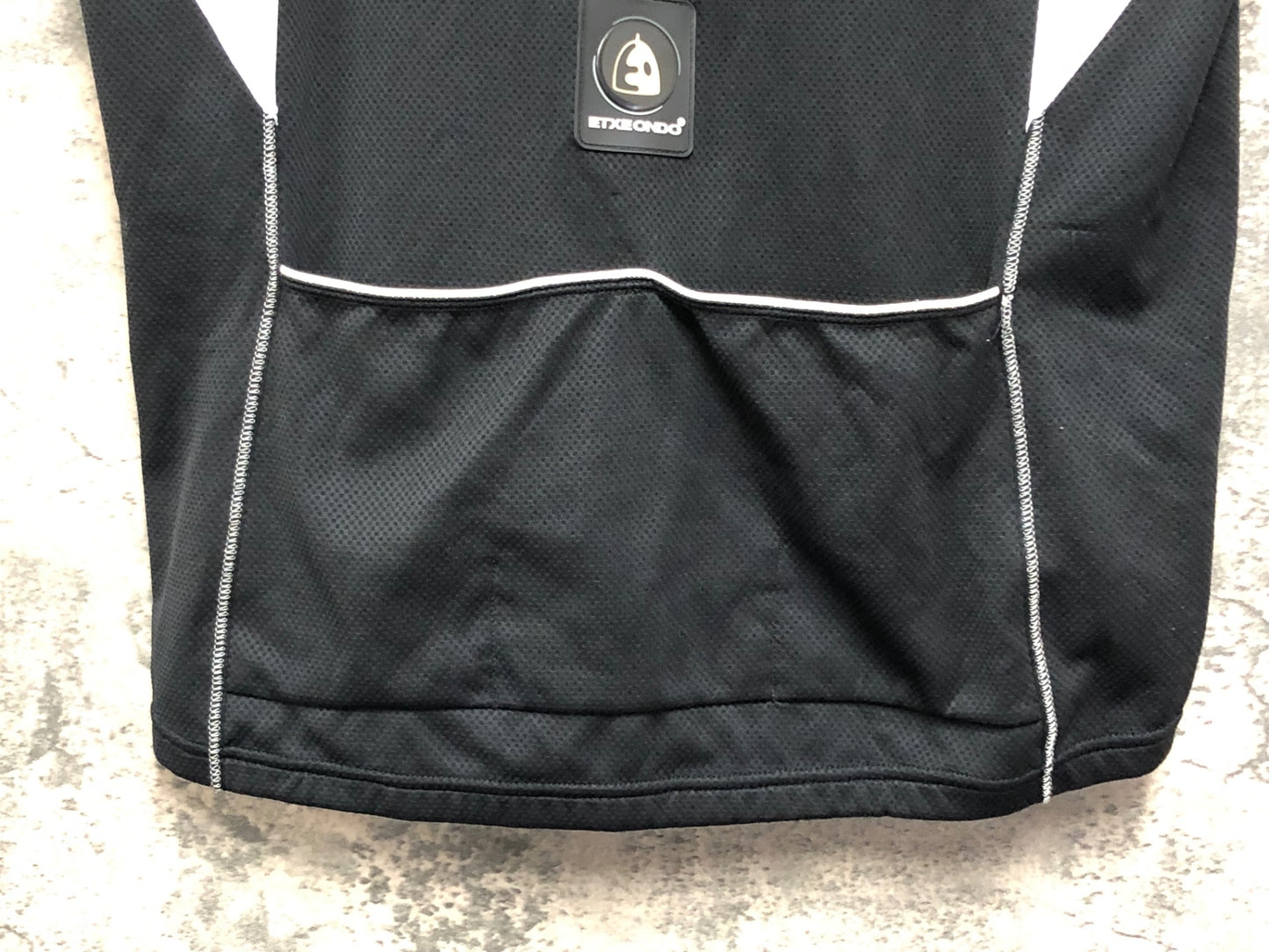 IX738 エチュオンド ETXEONDO 半袖 サイクルジャージ 黒 白 L