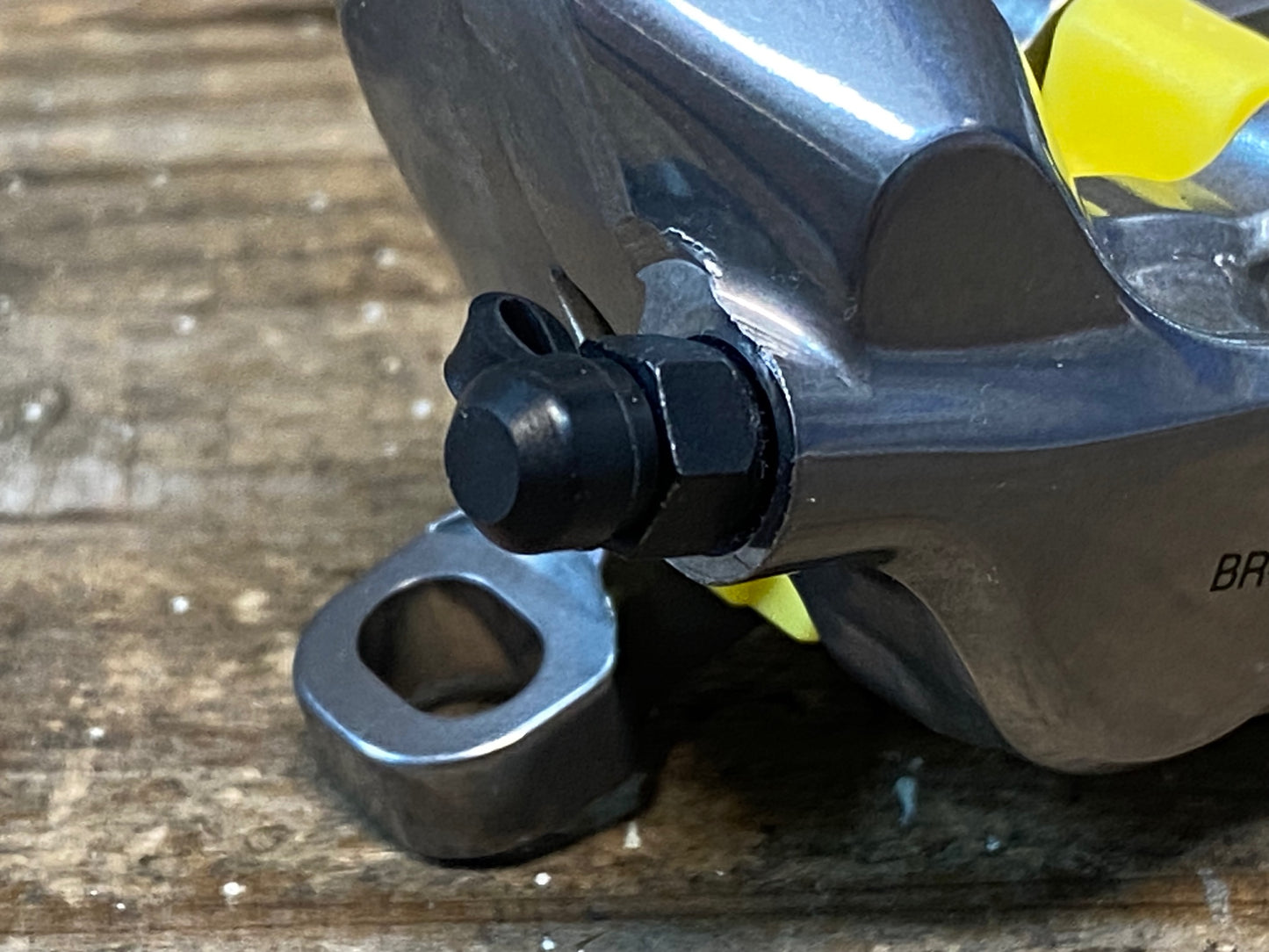 IR246 シマノ SHIMANO XTR BR-M9120 ディスクブレーキ キャリパー 4ピストン