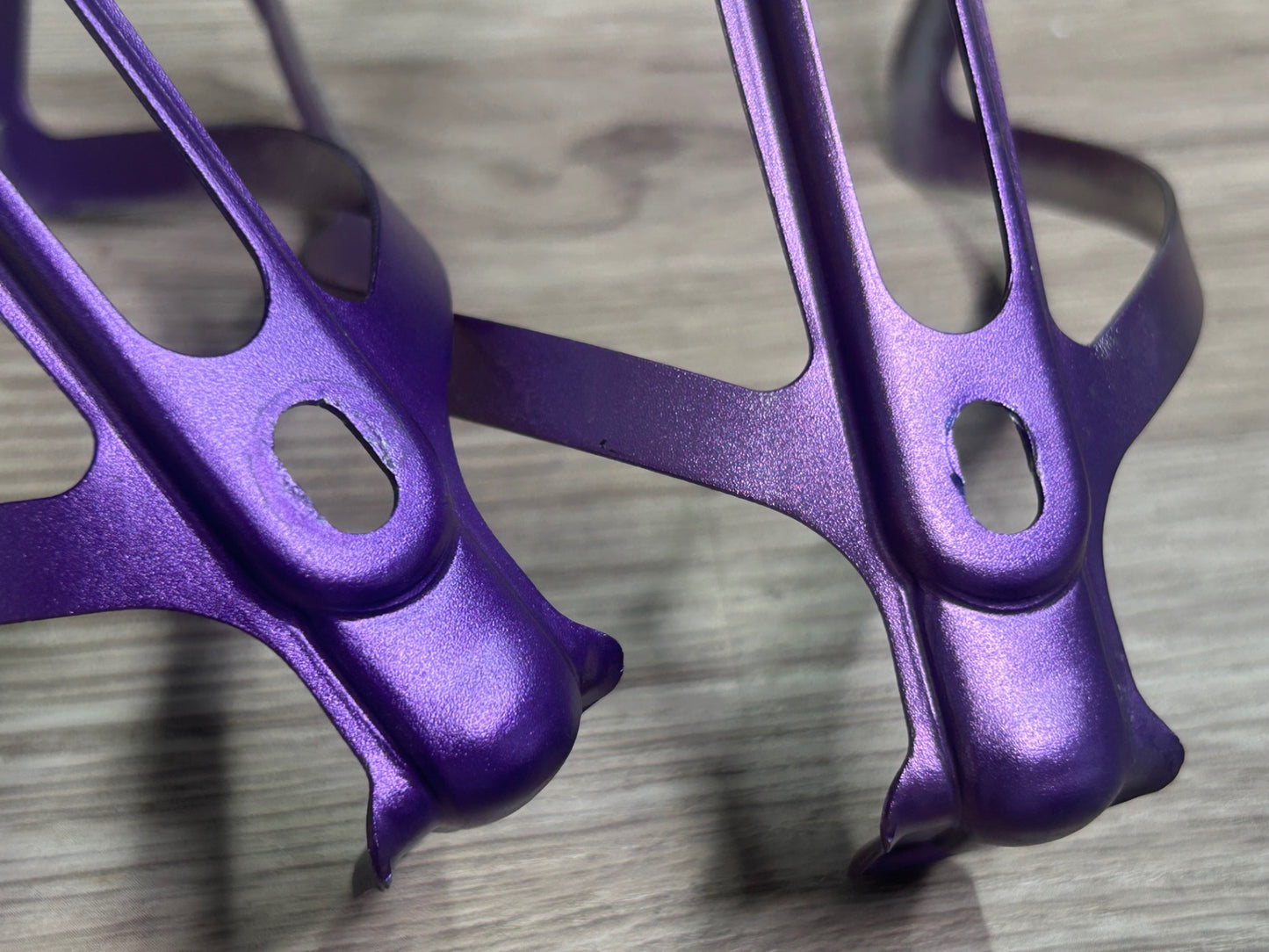 IS520 スパカズ SUPACAZ FLY CAGE ボトルケージ 2個セット パープル