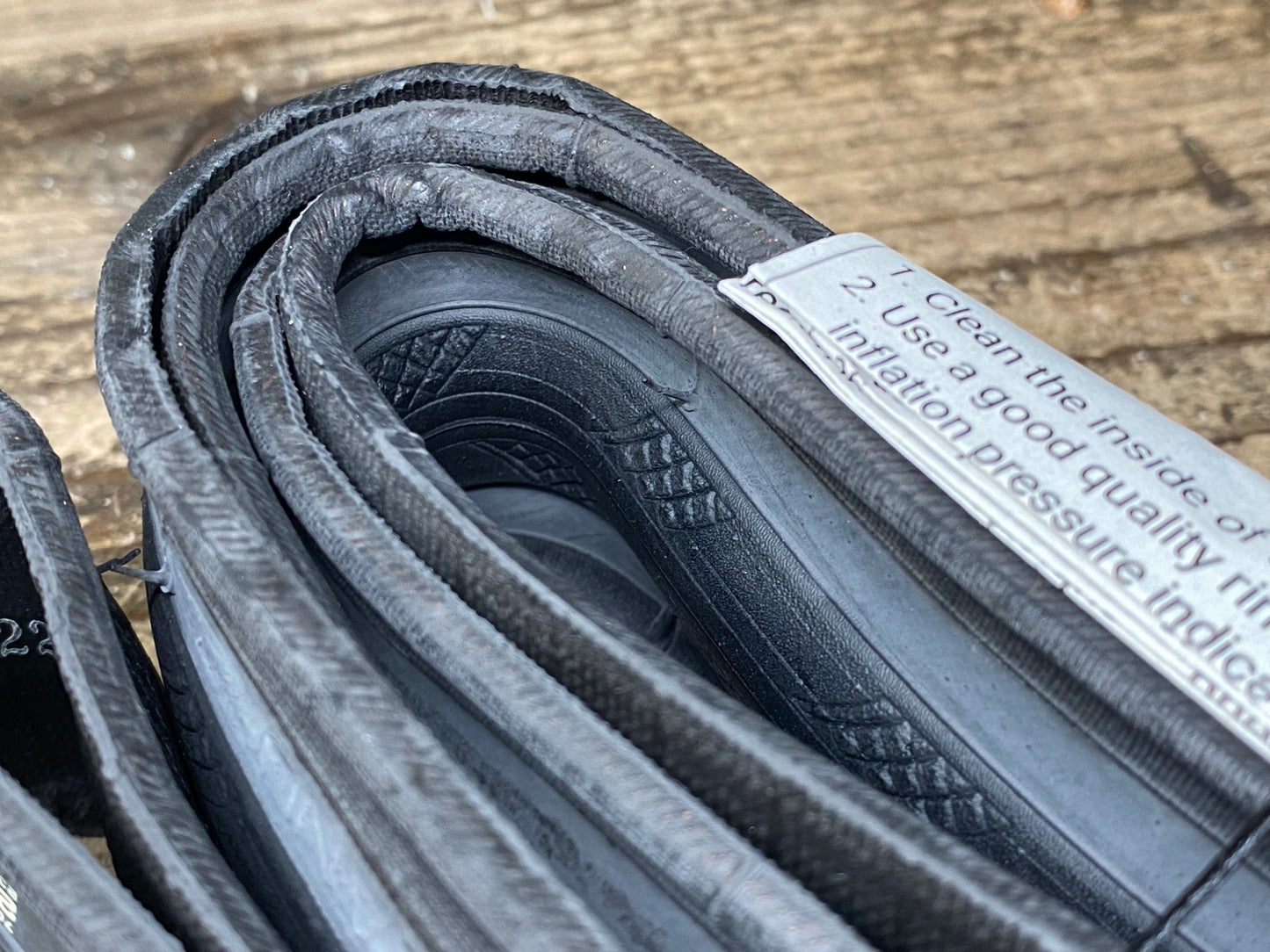 IV704 ヴィットリア vittoria ZAFFIRO PRO GRAPHENE 2.0 タイヤ 700x23c