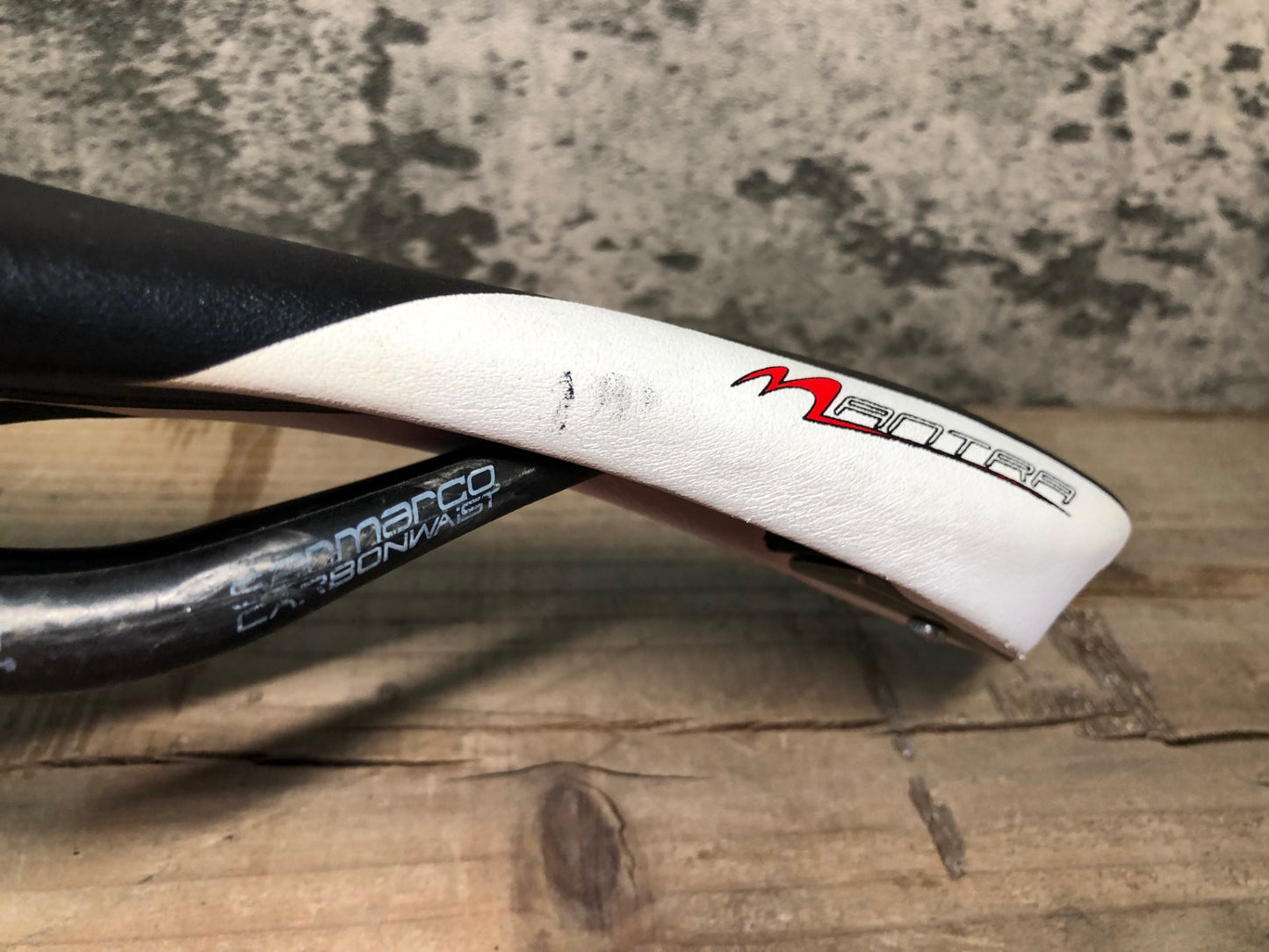 IO353 サンマルコ san marco マントラ MANTRA サドル 白黒 カーボンレール 実測138mm