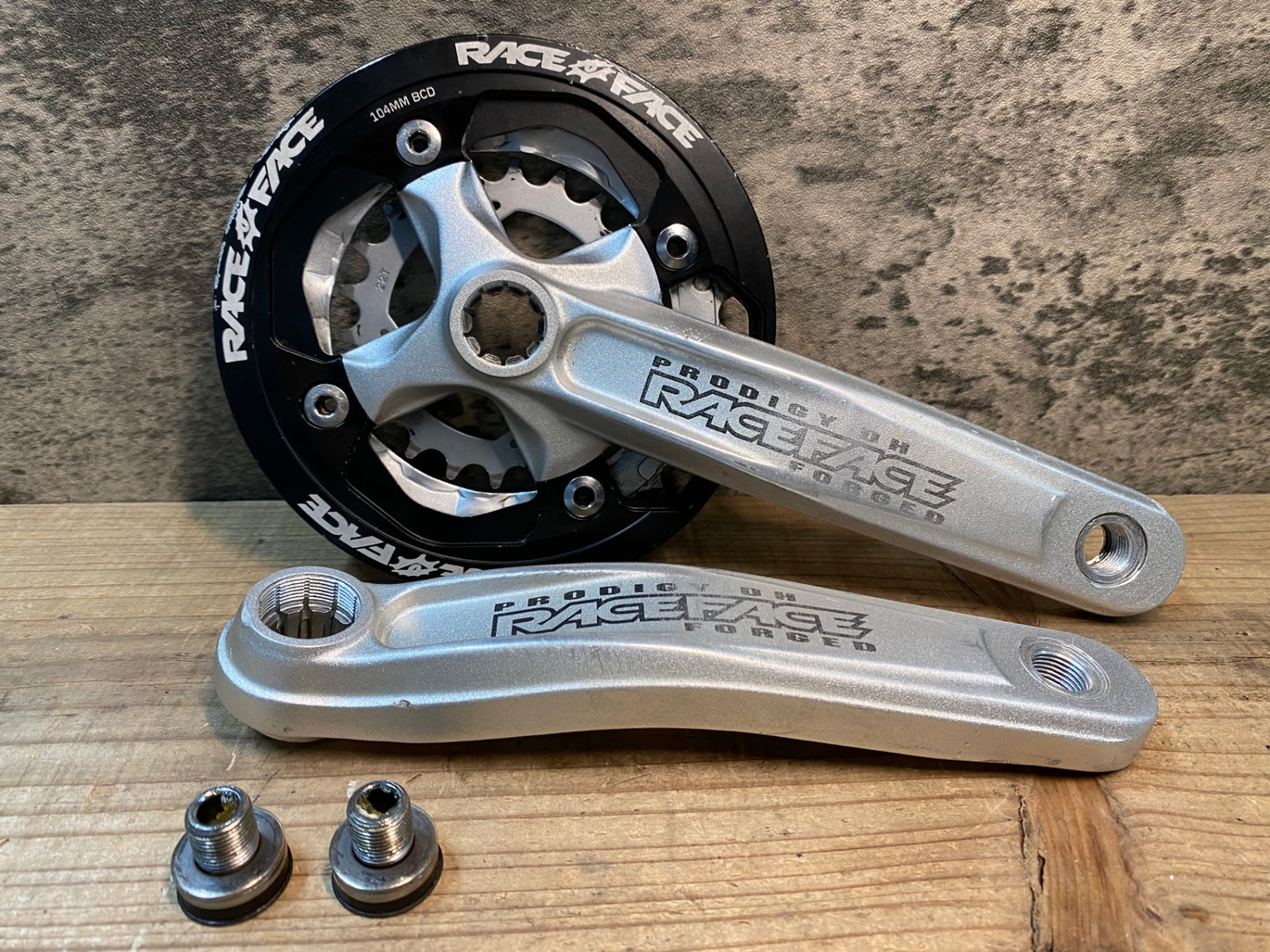 IA418 レースフェイス RACEFACE PRODIGY DH クランクセット 170mm 32/22T ISIS