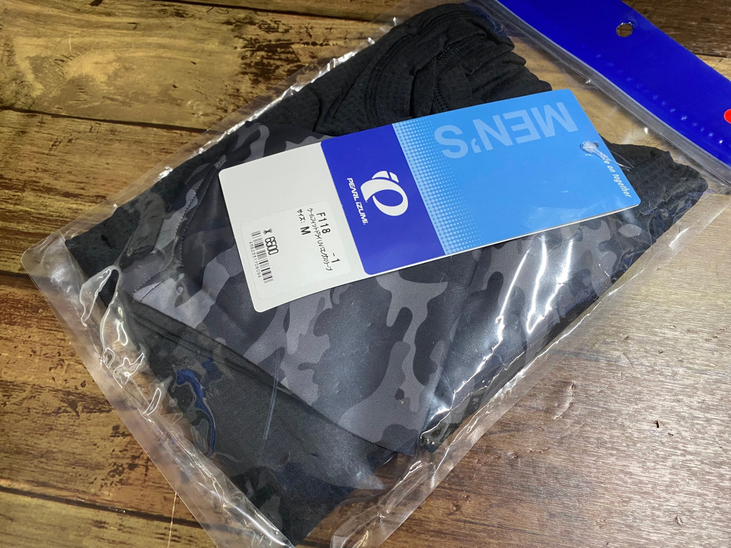 IQ229 パールイズミ PEARL iZUMi 長袖 ベースレイヤー 黒 カモ柄 M