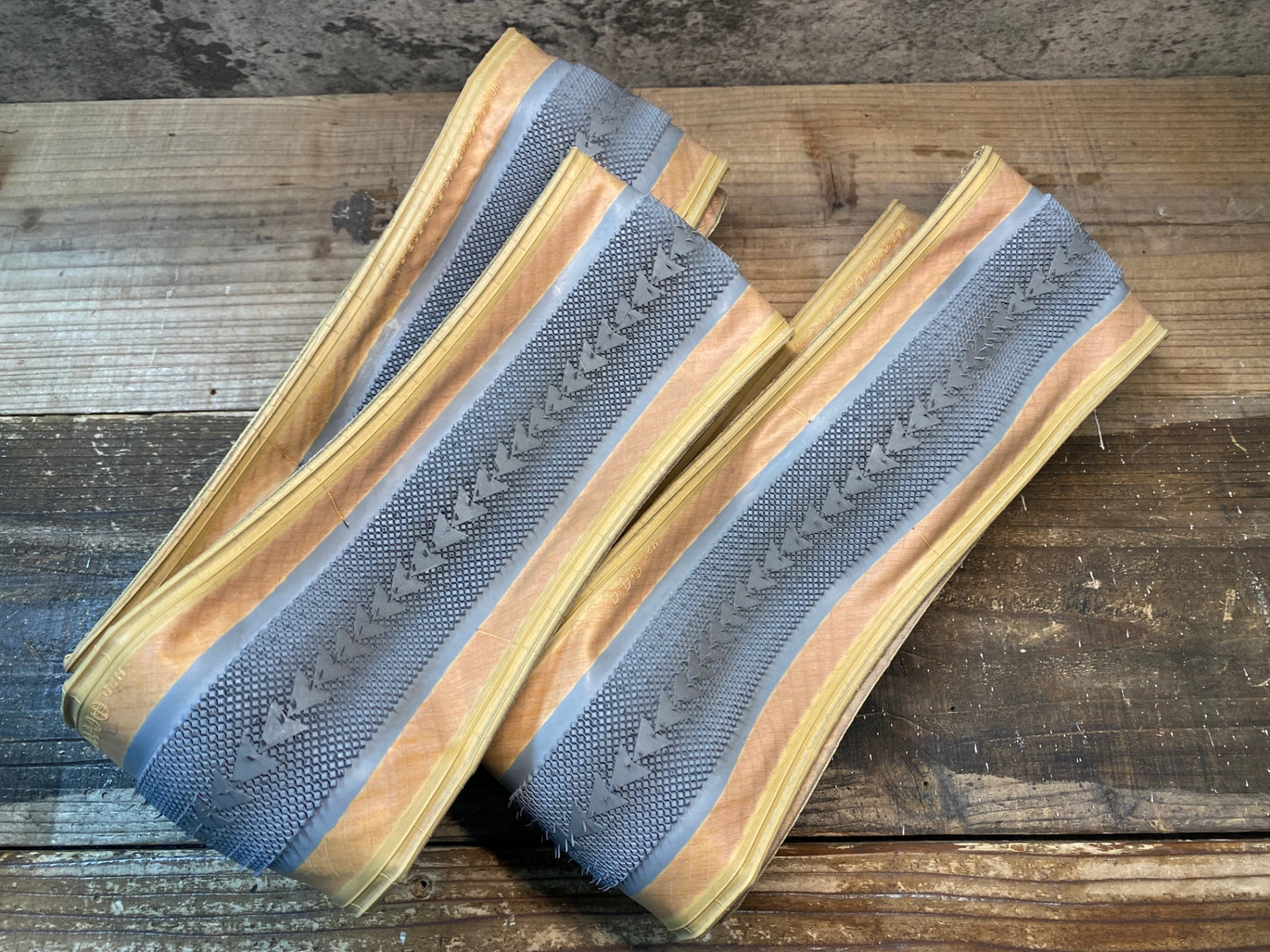 IT606 ウルトラダイナミコ ULTRADYNAMICO CAVA 700x42 タイヤ 2本セット