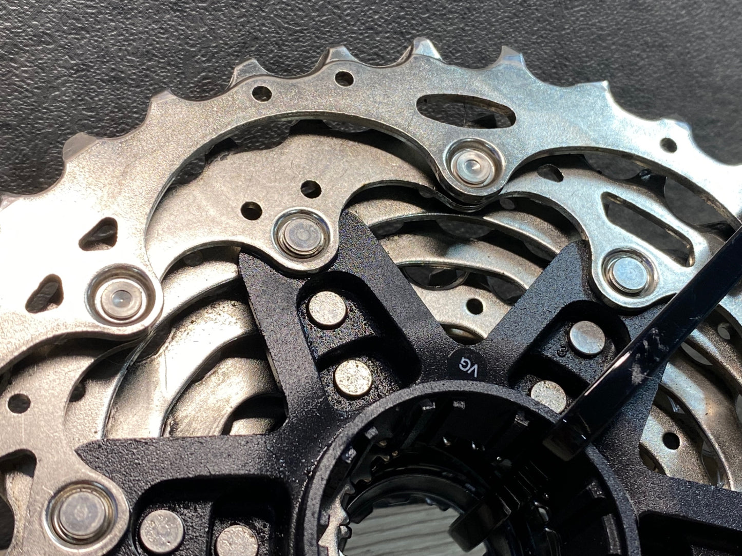 IS844 シマノ SHIMANO 105 CS-R7101 スプロケット 11-34T 12S ※スペーサー1枚欠品