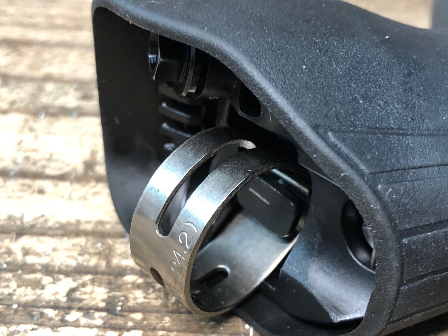 IU145 シマノ SHIMANO 105 ST-R7020 STIレバー 左 ※ベース破損の為ジャンク