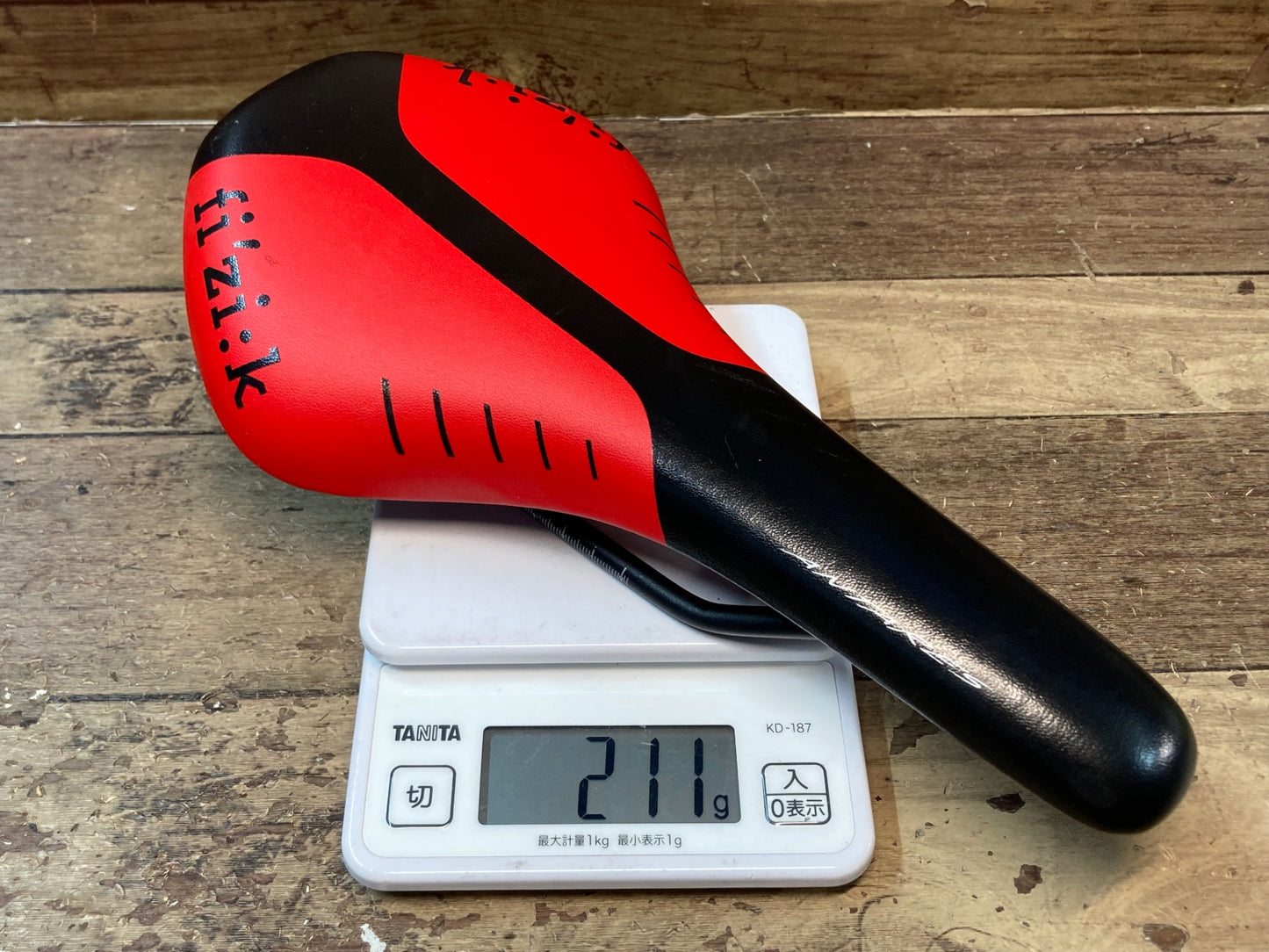 IL835 フィジーク fizik ANTARES R5 サドル 黒赤 S-ALLOYレール