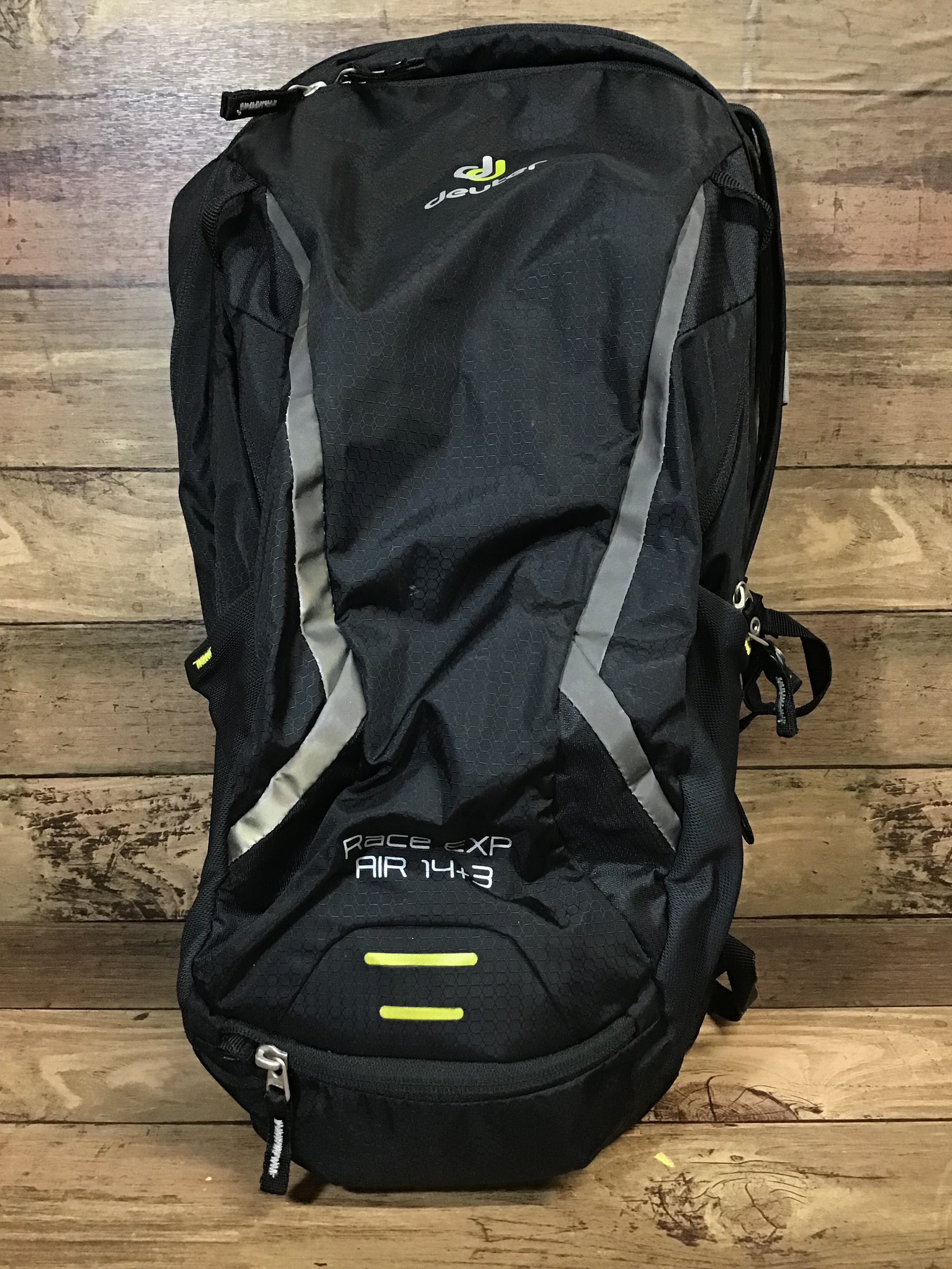 ドイター deuter RACE EXP AIR サイクル バックパック 黒 - アクセサリー