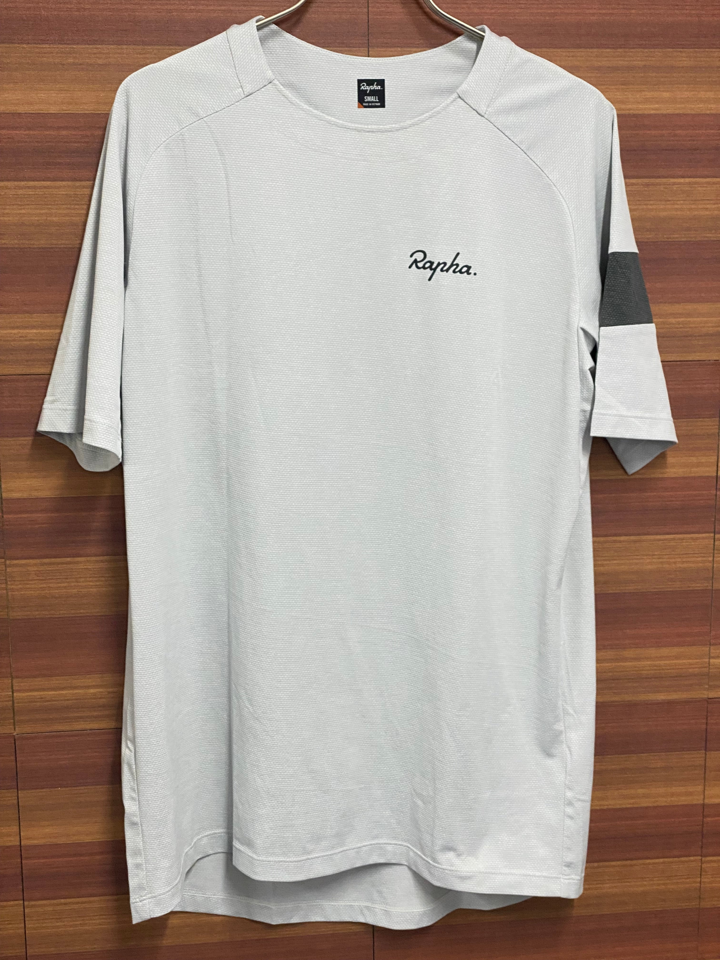 新品 Rapha メンズ XSサイズ Tシャツ テクニカル カーボングレー