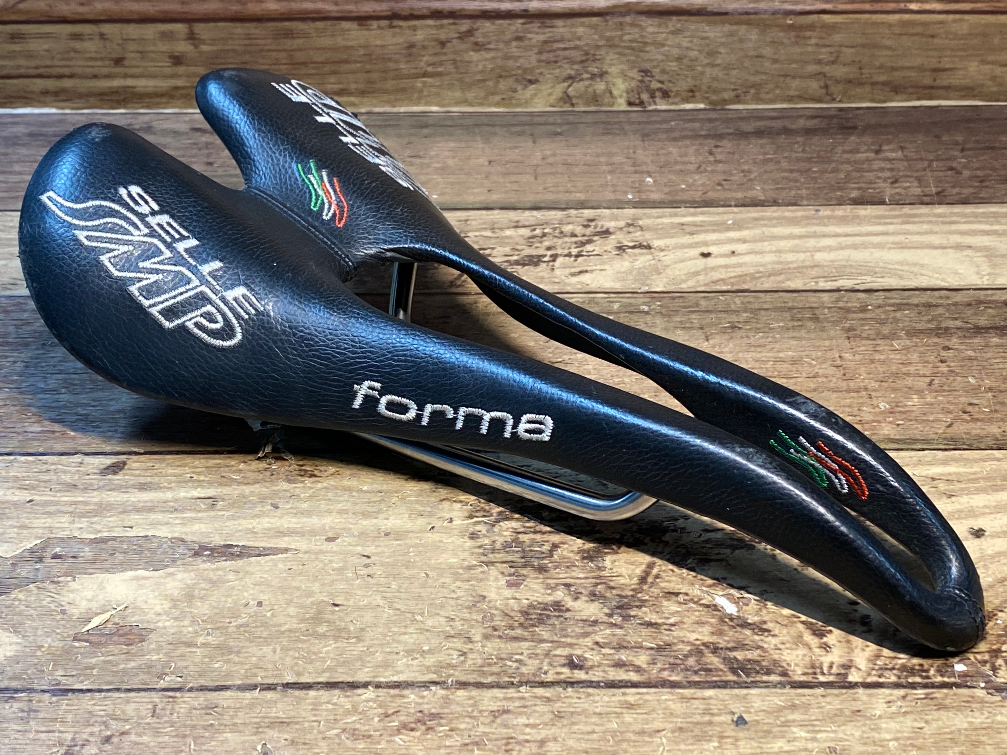 HL949 Selle SMP Forma サドル 黒 inox tubeレール ※表面擦れ