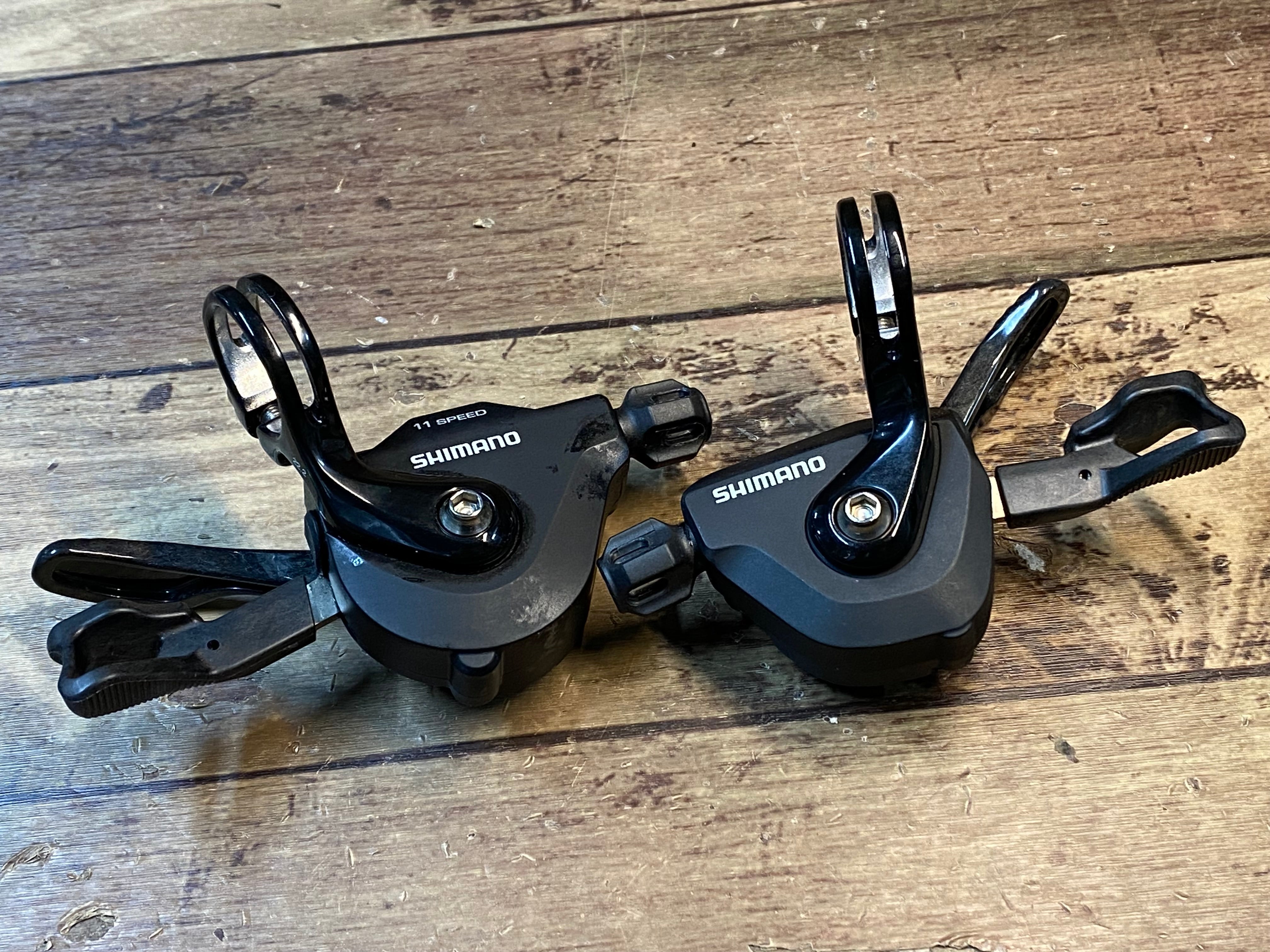 HD157 シマノ SHIMANO SL-RS700 シフトレバー ラピッドファイヤー