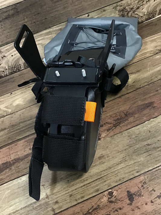 GH588 ブラックバーン BLACK BURN OUTPOST ELITE UNVERSAL SEAT PACK AND DRY BAGS グレー サドルバッグ